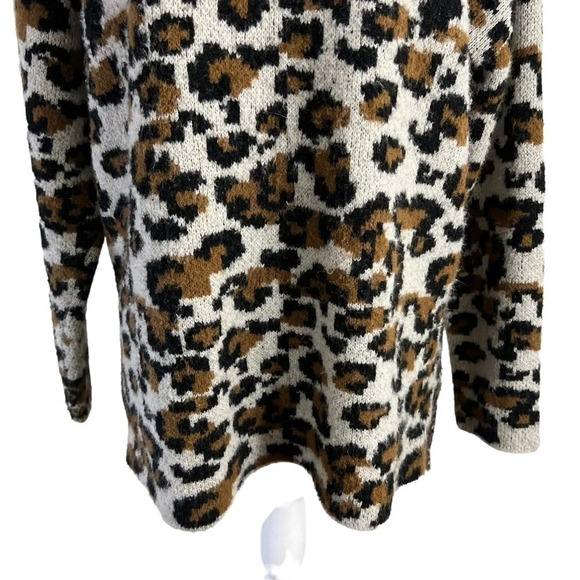 Philosophy Leopard Pattern Sweater Size Medium Soft Knit Pullover Round Neckline - Picture 5 of 7